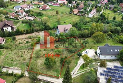 Teren cu vedere la Castelul Bran - 1