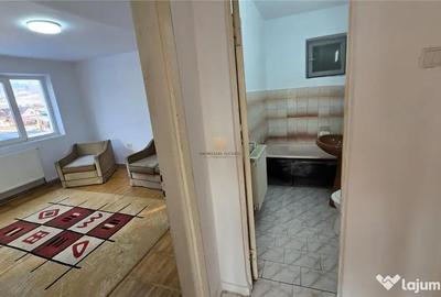 Apartament cu 3 camere semidecomandat în Molid - 4