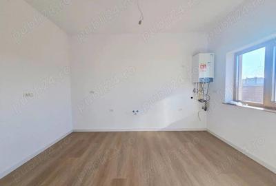 Casă cu 5 camere în Dobroești