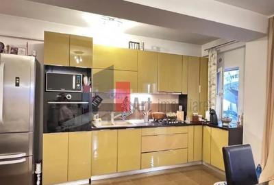 Apartament cu 4 camere decomandat în Roșu - 2