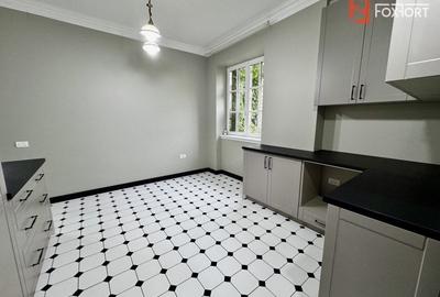 Apartament deosebit, 3 camere, zona Central - Bld. C.D. Loga - 25