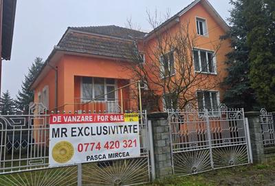 Casă individuală cu 6 camere cu Canalizare în Central - 2