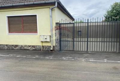 Casa cu poten?ial, situata pe strada Gheorghe Lazar - 8