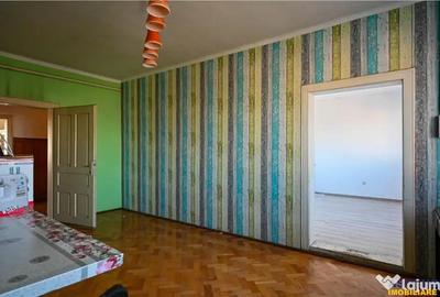 Spațiu comercial, de 9,000 mp, în Central - 12