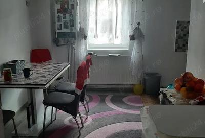 Apartament cu 3 camere decomandat în Central - 3