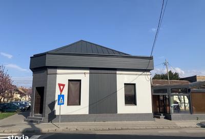 Spațiu comercial, de 110 mp, în Central - 4