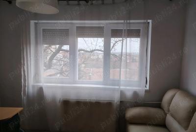 Apartament cu 3 camere decomandat în Central - 1