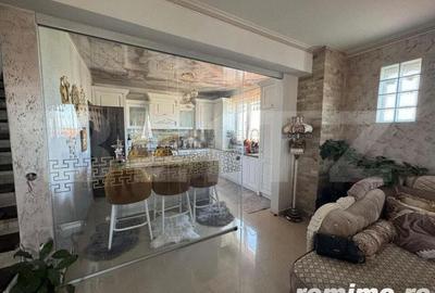 Penthouse ,4 camere , 177 mp , zona centrala ,Radauti - 3