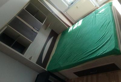 Apartament cu 3 camere decomandat în Apusului - 4