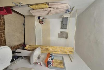 Apartament cu 3 camere decomandat în Micro IV