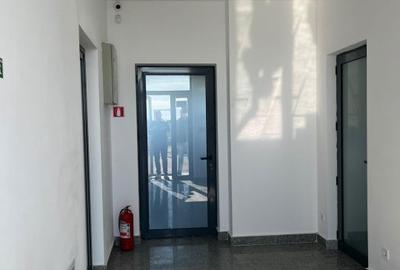 Spațiu comercial, de 650 mp, în Central - 7