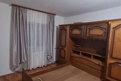 Apartament cu 2 camere decomandat în Gura Văii - 2
