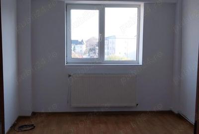 Apartament cu 2 camere decomandat în Dorohoi - 2