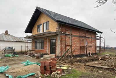 Casă cu 3 camere în Tichilești - 3