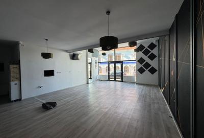 Spațiu comercial, de 80 mp, în Central - 3