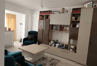 Apartament cu 3 camere decomandat în Cazasu - 2