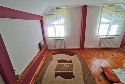 Casa individuala de vanzare in cartierul Iorga, parter+mansarda. - 2