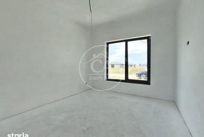 Casă cu 4 camere decomandat cu Teren 553 Mp în Sântandrei - 1