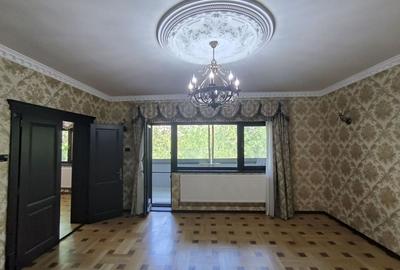 Apartament de vanzare 5 camere Primaverii, garaj boxa si teren
