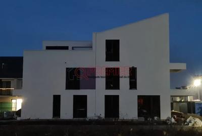 Casă cu 4 camere cu Teren 183 Mp în Central - 4