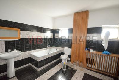 Urlati - Str Eternitatii - Vila 12 camere - teren 1081mp - 2 garaje - 24