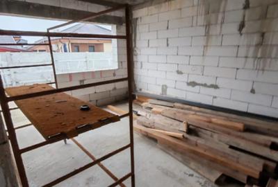 Casă cu 4 camere cu Teren 450 Mp în Malu Mare - 11