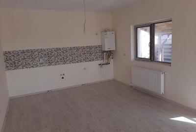 Casă cu 4 camere în Săbăreni - 1