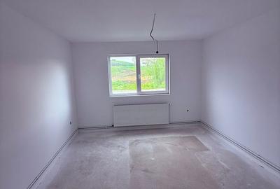 Casă cu 5 camere cu Teren 1000 Mp în Ceuaș - 9