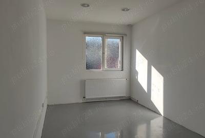 Spațiu comercial, de 870 mp, în Central - 4