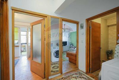 De vanzare Apartament 4 camere decomandat ultrac... - 9