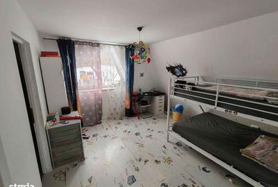 Casă cu 5 camere cu Teren 3700 Mp în Șoimuș - 5