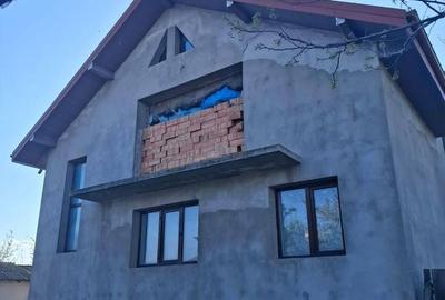 Casă cu 7 camere cu Teren 1118 Mp în Central - 13