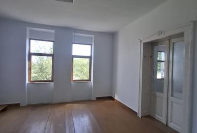 Casă individuală cu 6 camere cu Canalizare în Gelu - 9