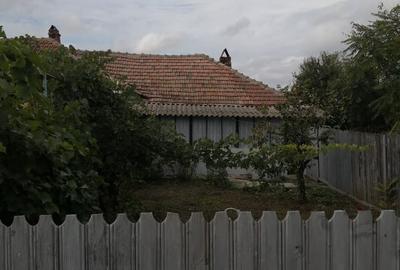 Casă cu 4 camere cu Teren 3687 Mp în Central