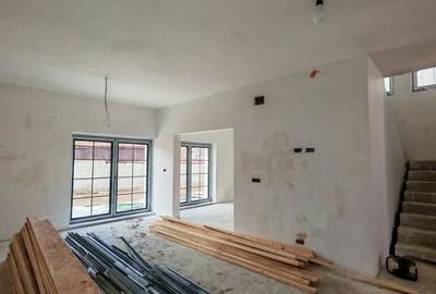 Casă cu 4 camere decomandat în Central - 13