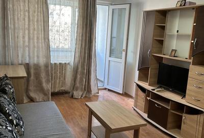 Apartament cu 2 camere decomandat în Drumul Taberei