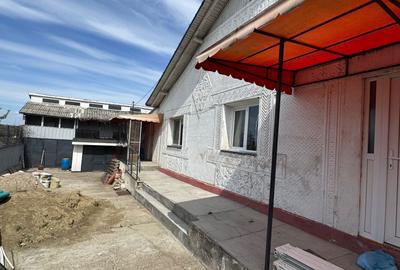 Casă cu 4 camere în Central - 2