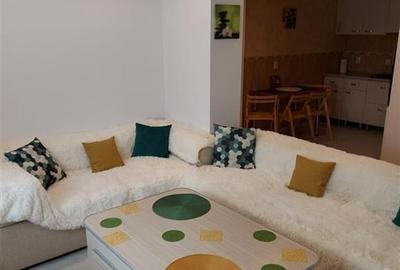 Apartament cu 3 camere decomandat, mobilat în Valea Aurie