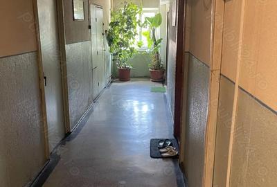 Garsonieră semidecomandată în Uzina 2 - 2