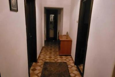 Apartament cu 3 camere decomandate - etaj 1 - Zona George Enescu
