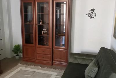 Inchiriez apartament 2 camere, complet utilat zona Universitate