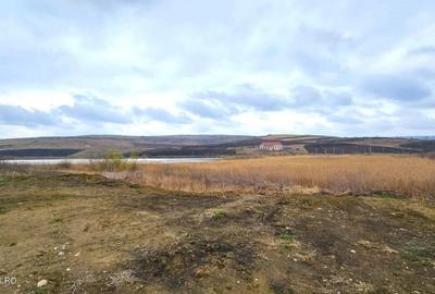 Teren construibil, cu panorama la lac si utilitati, lac Campenesti - 7