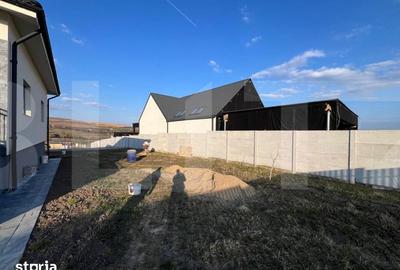 Casă cu 6 camere cu Teren 1000 Mp în Aiton
