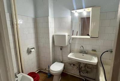 Apartament cu 2 camere decomandat în Romanilor