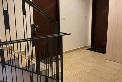 Apartament cu 3 camere decomandat în Aradului