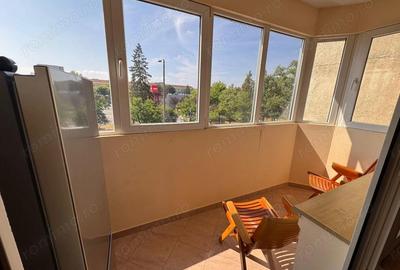 Apartament cu 4 camere semidecomandat în Circumvalațiunii