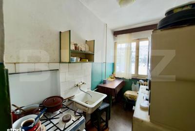 Apartament cu 3 camere semidecomandat în Craiovița Nouă - 1