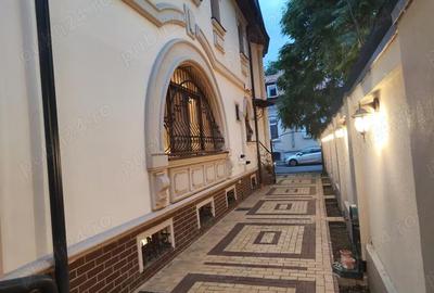Casă cu 6 camere cu Teren 230 Mp în Titulescu - 11