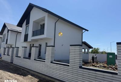 Casă cu 4 camere cu Teren 400 Mp în Central