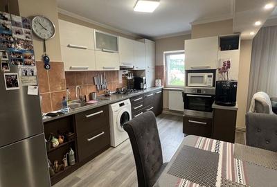 Apartament cu 4 camere decomandat în Florești - 3